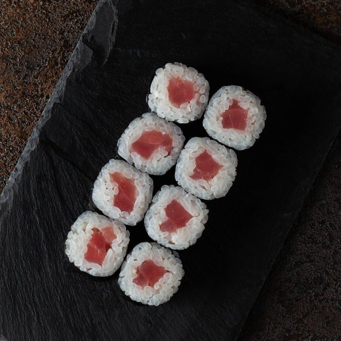 Ролл с тунцом