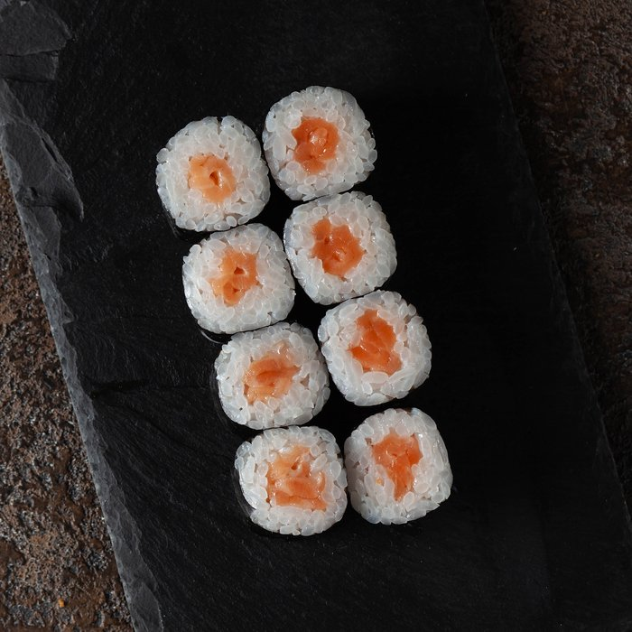 Ролл с лососем