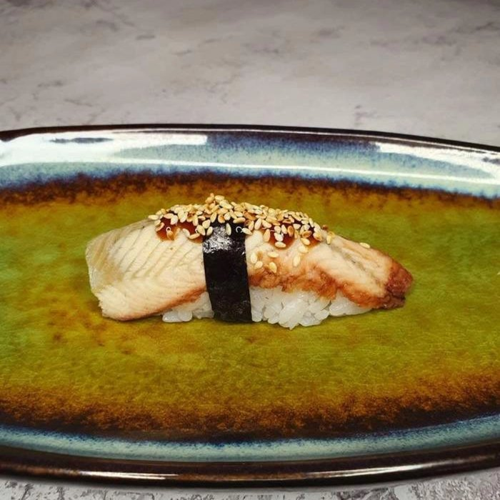 Суши с угрем